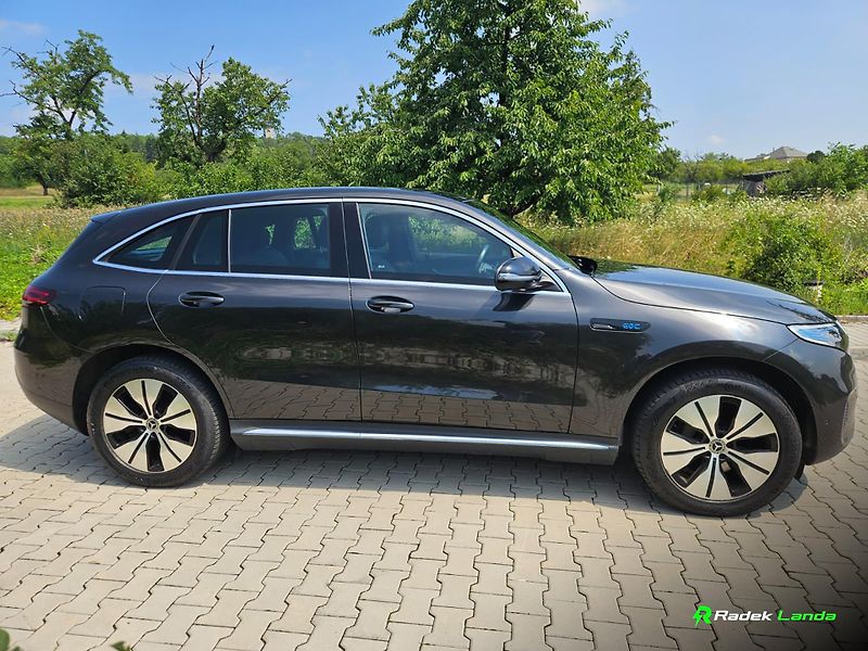 Mercedes-Benz EQC (2022) 4MATIC 80 kWh - fotka 8 z 17