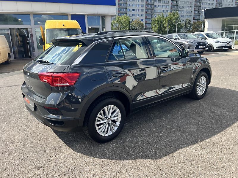 Volkswagen T-Roc 1.0 - fotka 6 z 22