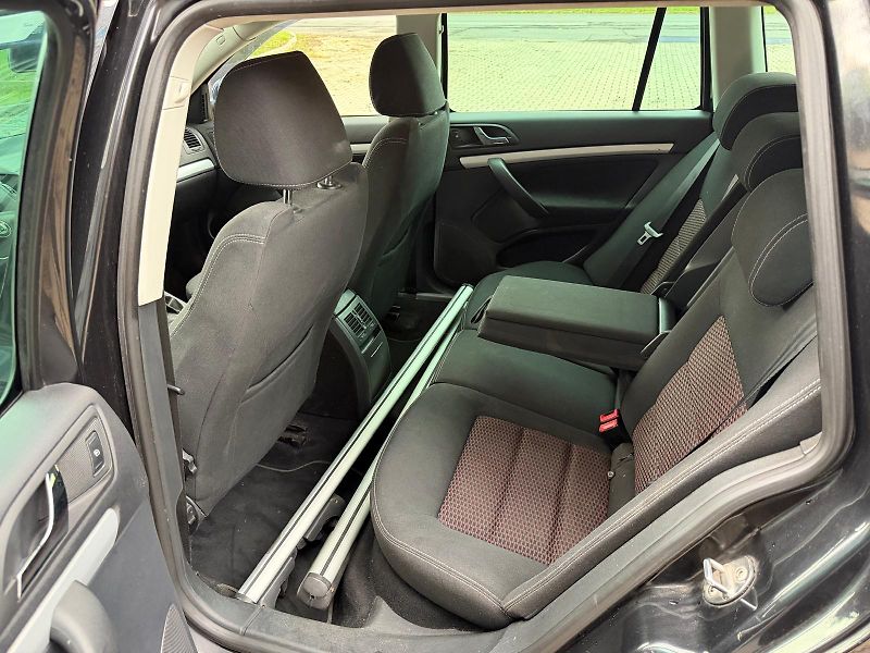 Škoda Octavia 1,6 TDi 77 kW / servis  - fotka 13 z 34