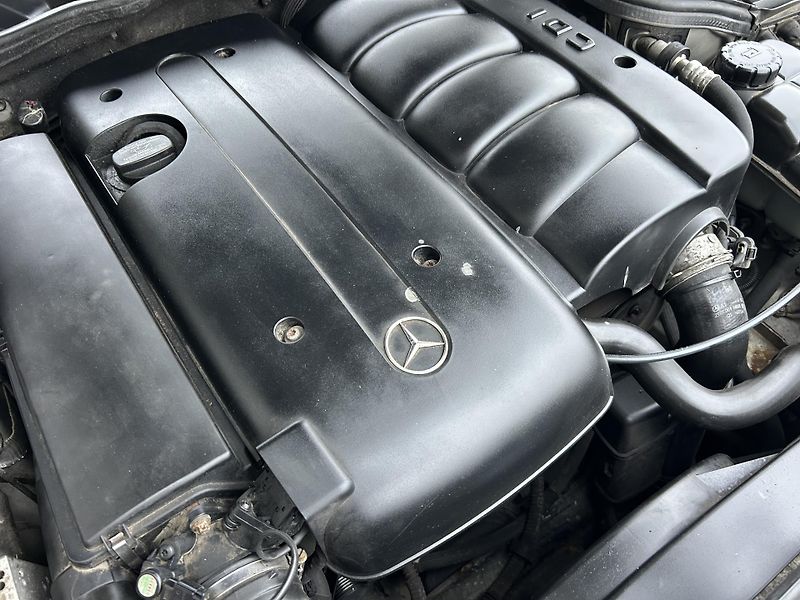 Mercedes-Benz Třídy E E 220 CDI Elegance - fotka 30 z 35