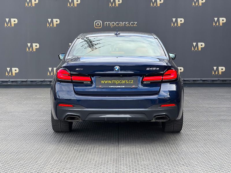 BMW Řada 5 (2022) 545e xDrive M Sport, DPH - fotka 8 z 56