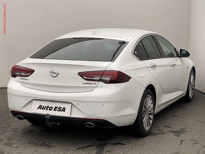 Opel Insignia (2018) 2.0 T 4x4, 2.maj,ČR - fotka 4 z 19