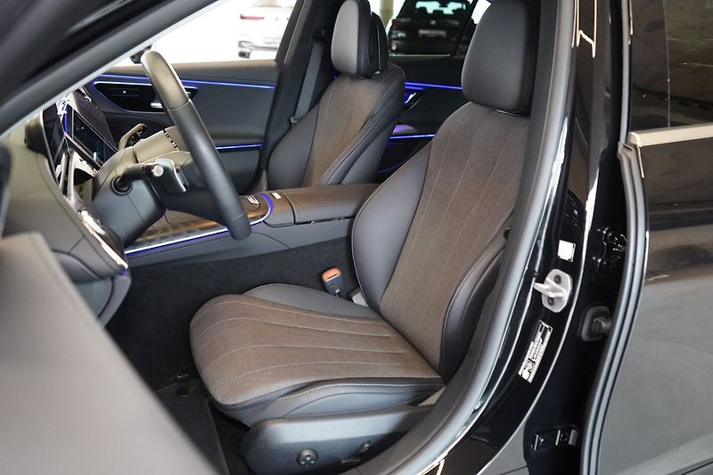 Mercedes-Benz Třídy E 220d 4MATIC, KEYLESS,DISTRONIC - fotka 17 z 43