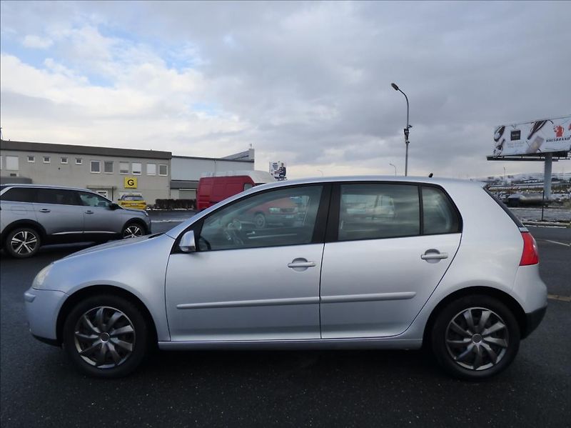 Volkswagen Golf 1,6 Digi Klima,Webasto  Tour - fotka 8 z 42