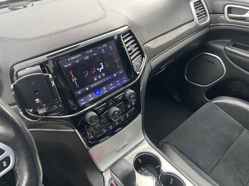 Jeep Grand Cherokee 6.4i 480PS HEMI SRT CZ 78000KM - fotka 181 z 187