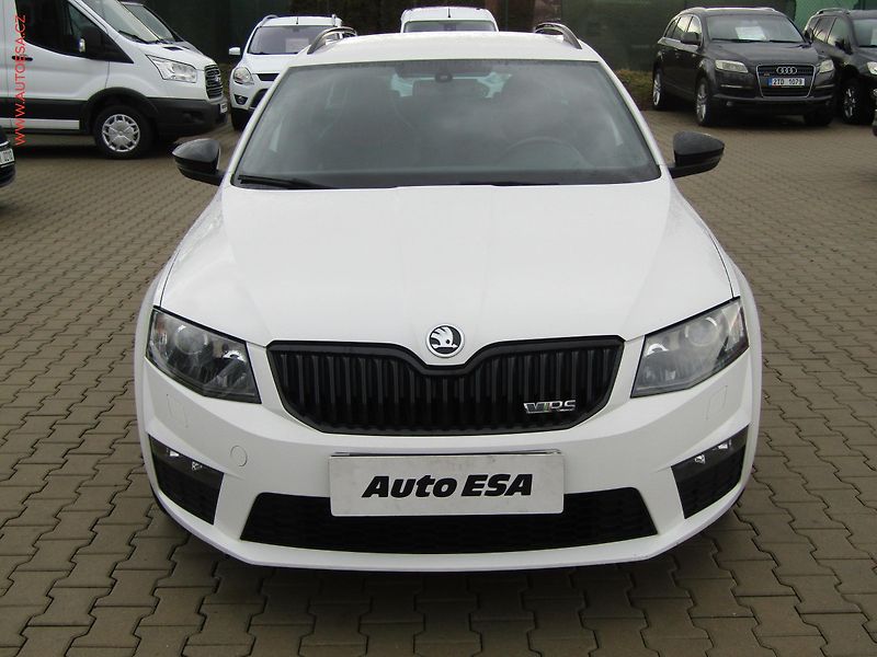 Škoda Octavia (2014) 2.0 TDi, ČR, RS, DSG, bixen - fotka 2 z 17