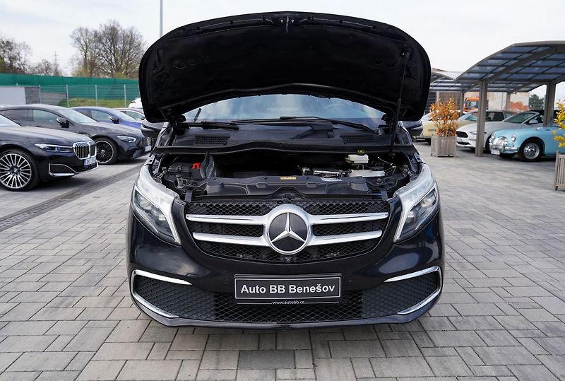 Mercedes-Benz Třídy V V300d XL/Burm/ČR/8 míst/176 KW - fotka 9 z 46
