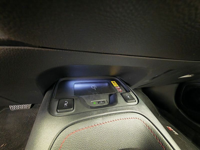 Toyota Corolla 1.8 Hybrid e-CVT GR Sport Tour - fotka 29 z 32