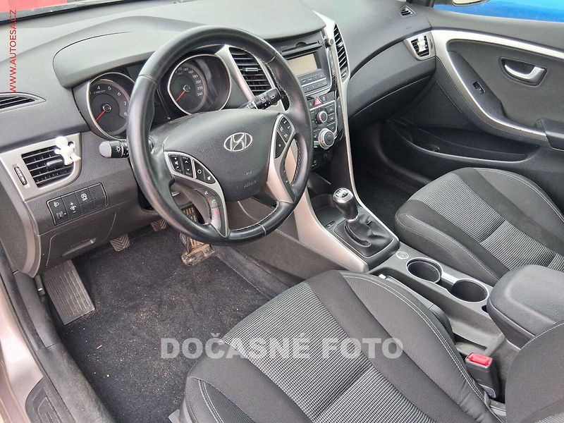 Hyundai i30 (2016) 1.6 GDi, ČR, AC, temp, tažné - fotka 3 z 3