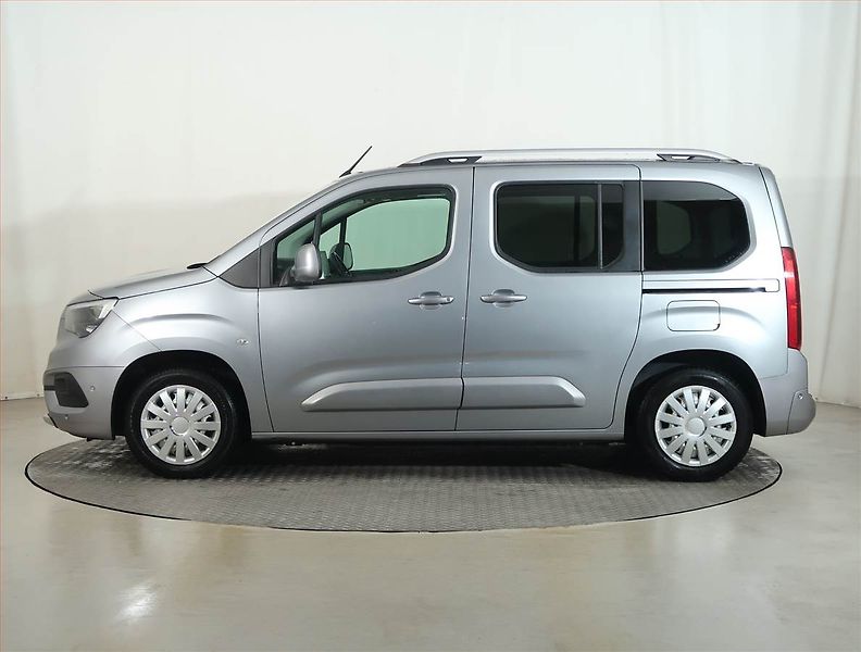 Opel Combo (2018) 1.5 CDTI, 5Míst, 1Maj - fotka 3 z 13