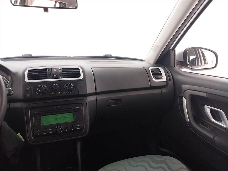 Škoda Fabia (2009) Ambition 1.9 TDI, Serv.kniha - fotka 8 z 19