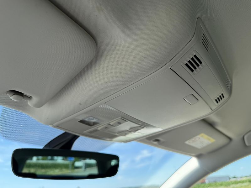 Volkswagen Passat 2.0 TDI VIRUTAL MASÁŽ SERVISKA - fotka 33 z 46
