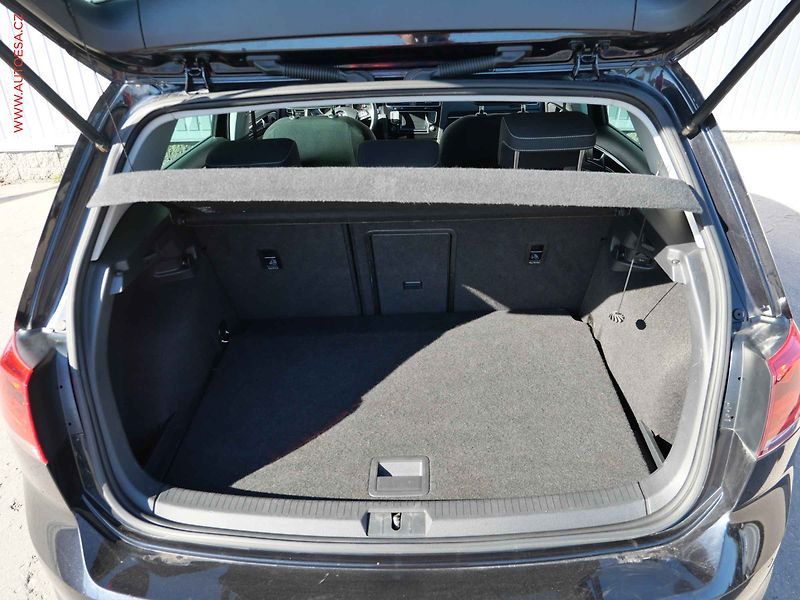 Volkswagen Golf (2015) 2.0 TDi VII, Highline - fotka 7 z 23
