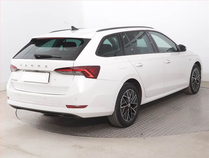 Škoda Octavia (2022) Ambition 2.0 TDI, Automat - fotka 5 z 16