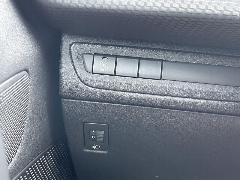 Peugeot 2008 (2018) 1.2i 60 kW PureTech Active - fotka 7 z 33