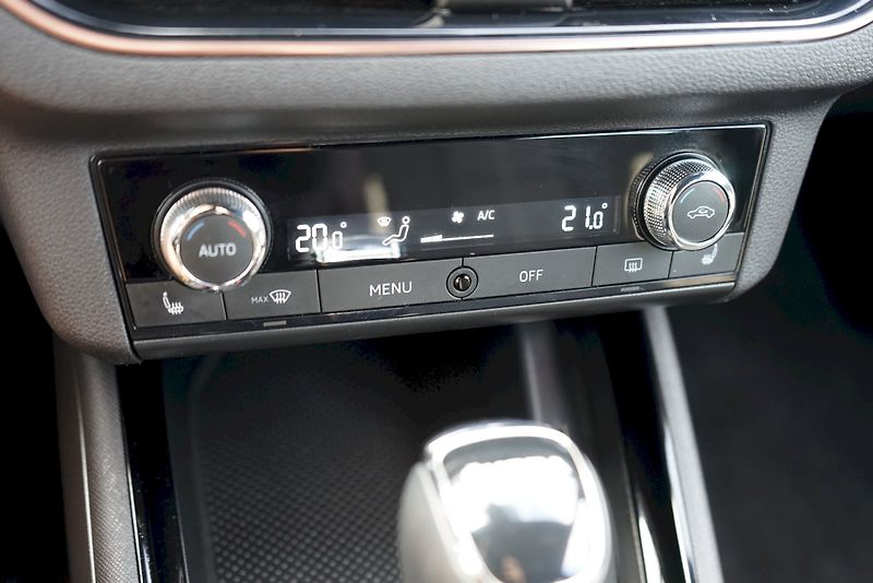 Škoda Kamiq (2021) TSI 110 kW DSG Style - tažné - fotka 17 z 33