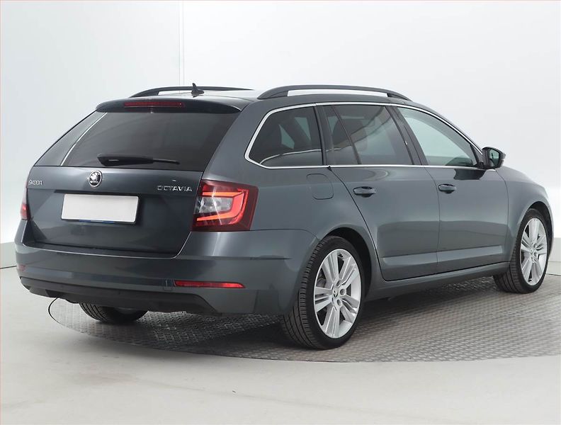 Škoda Octavia (2018) 2.0 TDI, Automat, Kůže, Navi - fotka 5 z 22