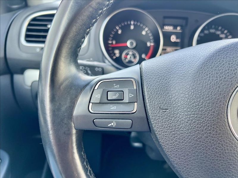 Volkswagen Golf 1,6 TDI  HIGHLINE*DSG*ZÁRUKA - fotka 27 z 40