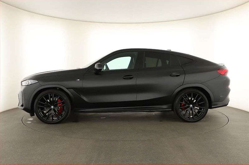 BMW X6 (2025) xDrive30d - fotka 3 z 21