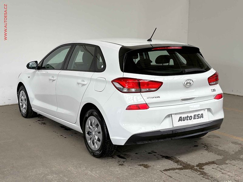 Hyundai i30 (2019) 1.4i, servis.kniha, AC - fotka 6 z 14