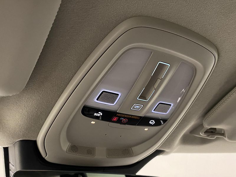 Volvo XC90 T8 AWD PLUG-IN ULTIMATE BRIGHT - fotka 31 z 72
