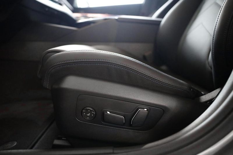 BMW Řada 5 540d xDrive Touring - fotka 21 z 28