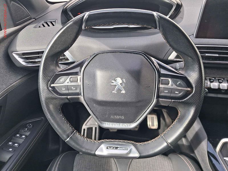 Peugeot 5008 (2018) 1.2 PT, GT Line, LED - fotka 11 z 18