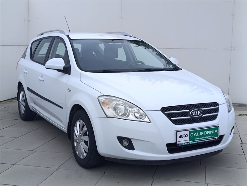 Kia Ceed 1,6 CVVT Aut. klimatizace ČR - fotka 4 z 28