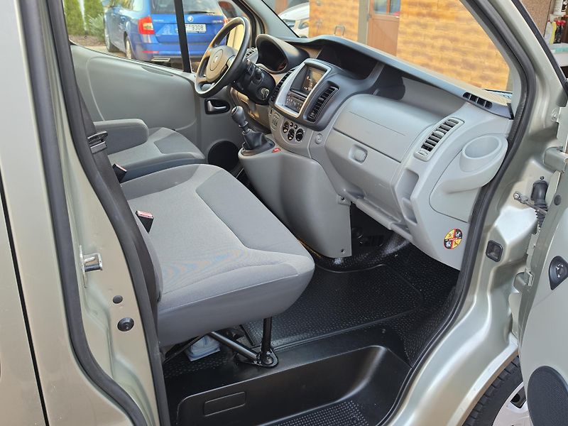 Renault Trafic 2.0dCi 84kW 9-MÍST*AC*TAŽNÉ* - fotka 32 z 42