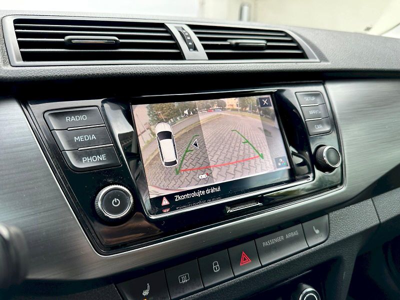 Škoda Fabia (2021) 1.0 TSI 70kW Style Combi - fotka 15 z 22