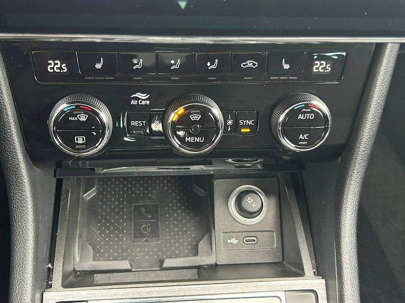 Škoda Superb (2023) 2.0 TDI 110kW Tažné Panorama - fotka 21 z 35
