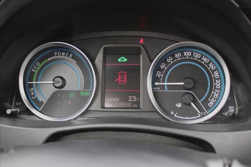 Toyota Auris 1,8 HYBRID KAMERA, SERVISKA - fotka 18 z 34