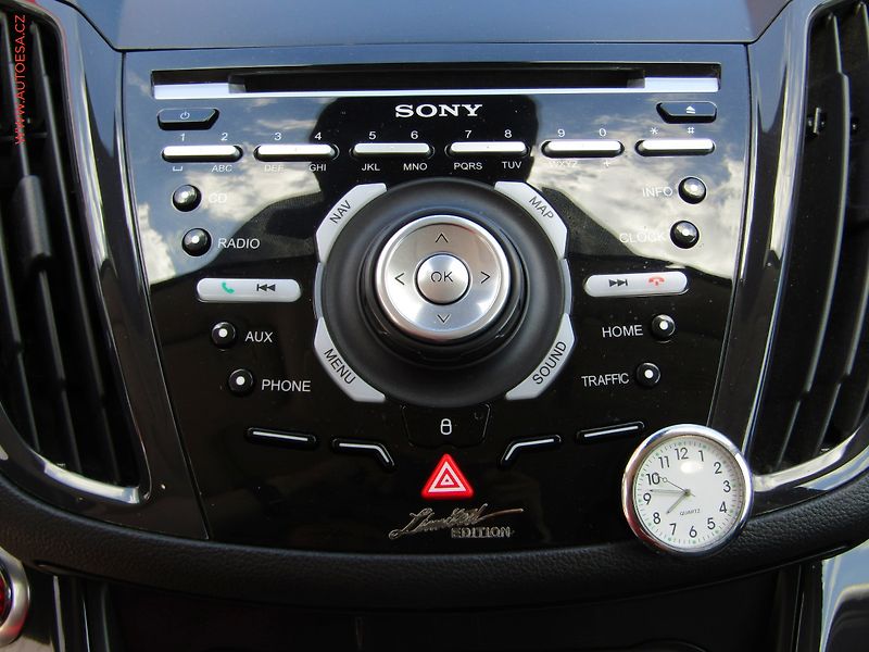 Ford Kuga (2013) 2.0 TDCi 4x4, AT, xenon - fotka 16 z 21
