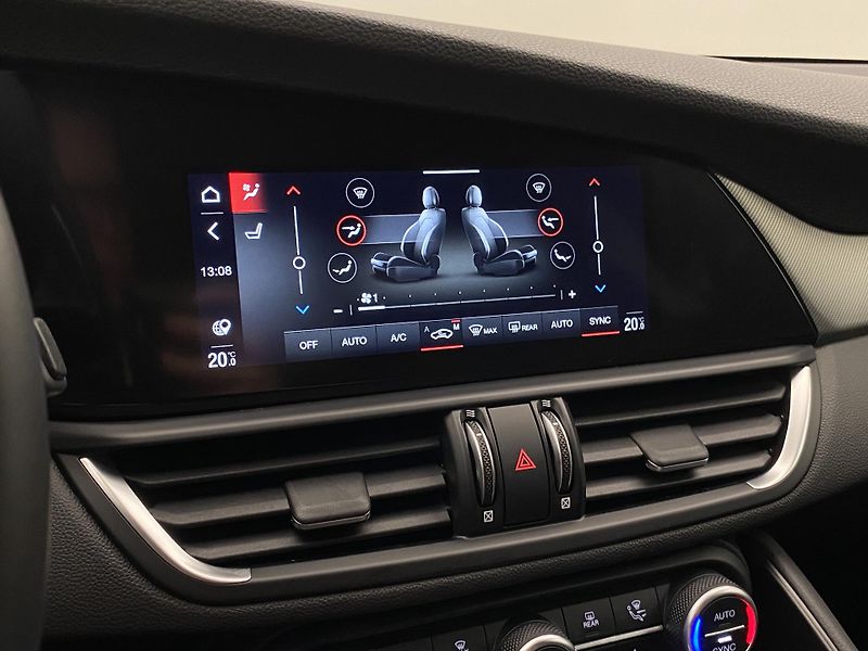 Alfa Romeo Giulia 2.0T VELOCE Q4 AUT  - fotka 46 z 56