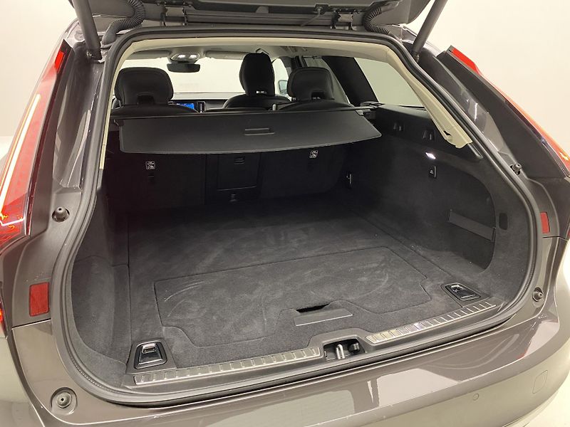 Volvo V90 T6 AWD RECHARGE BRIGHT PLUS - fotka 7 z 64