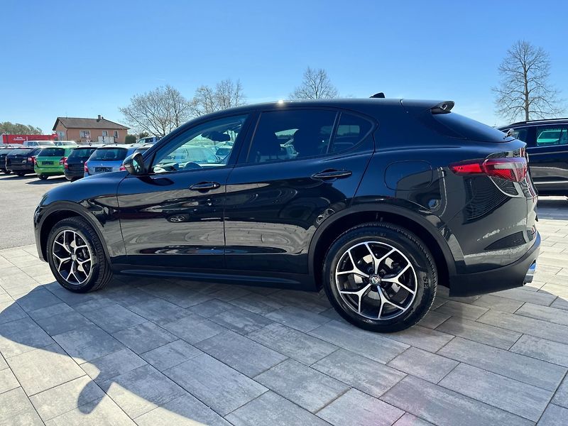 Alfa Romeo Stelvio (2018) 2,0 T 206 KW Q4 AT ZF8 SUPER - fotka 8 z 36