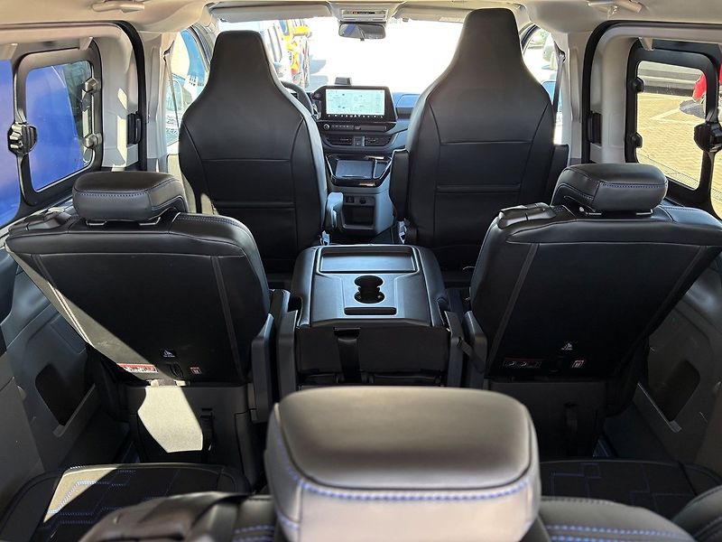 Ford Tourneo Custom (2026) MS-RT L1, Tourneo, 2.5 Duratec - fotka 32 z 39