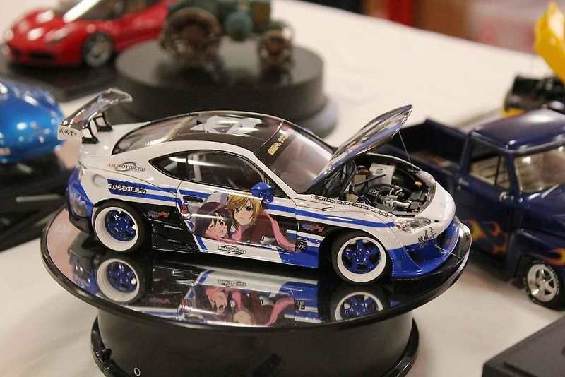 Vítězný model kategorie závodních vozů seniorů, Bugatti Type 35B Přemysla Bartoše. Se skutečným vozem si Eliška Junková dojela pro 5. místo při závodě Targa Florio 1928.