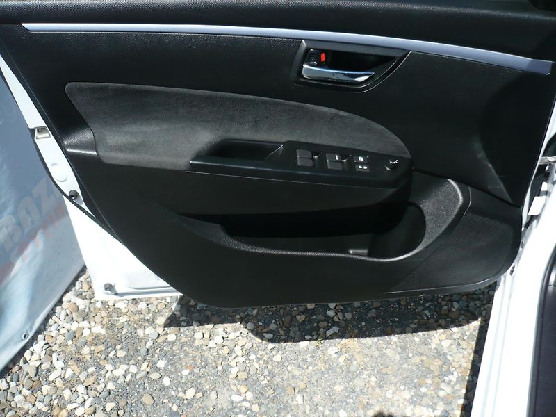 Suzuki Swift 1.2I 69Kw X-Tra Klimatizace - fotka 19 z 23