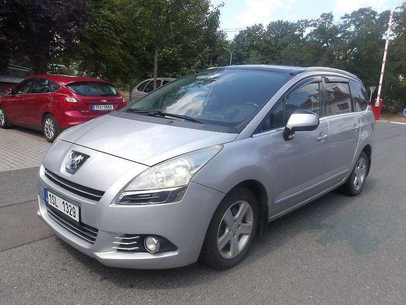 Peugeot 5008 1,6i KŮŽE, PĚKNÝ ! - fotka 1 z 29