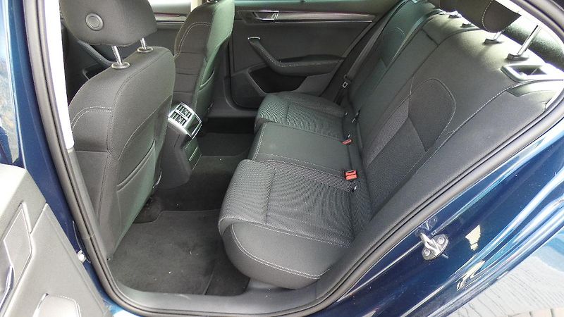 Škoda Superb 2,0 TDI 147kw 4x4 DSG Style - fotka 20 z 27