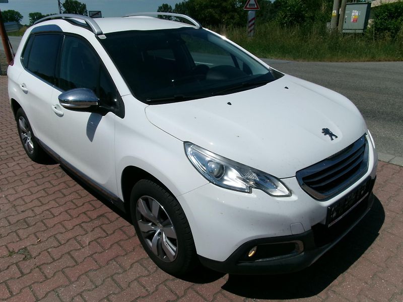 Peugeot 2008 (2015) 1,6 BlueHDI AC TEMP USB - fotka 4 z 26