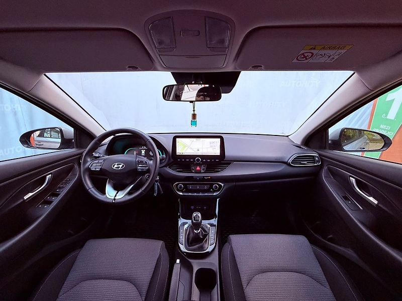 Hyundai i30 1.5 CVVT Comfort, ČR, Záruka - fotka 17 z 29