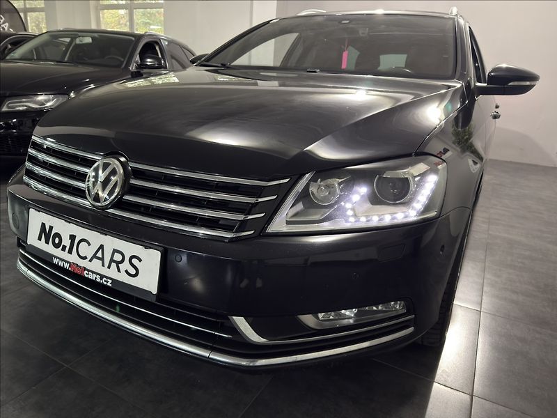 Volkswagen Passat 2,0   TDI DSG 4X4 HIGHLINE ACC - fotka 34 z 37