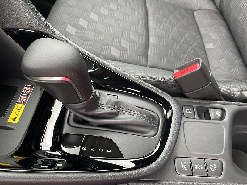 Toyota Yaris 1.5 Hybrid Style ODBĚR ihned - fotka 21 z 27