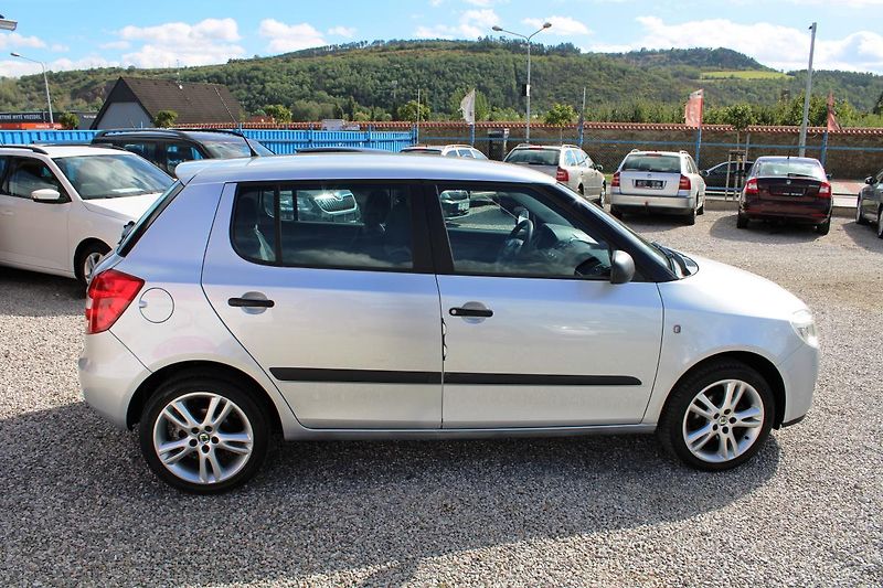 Škoda Fabia (2010) REZERVACE - fotka 5 z 15
