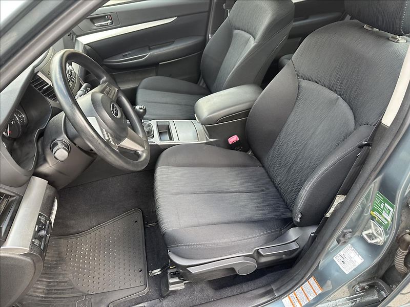 Subaru Legacy 2,0 Serviska 4X4 - fotka 12 z 21