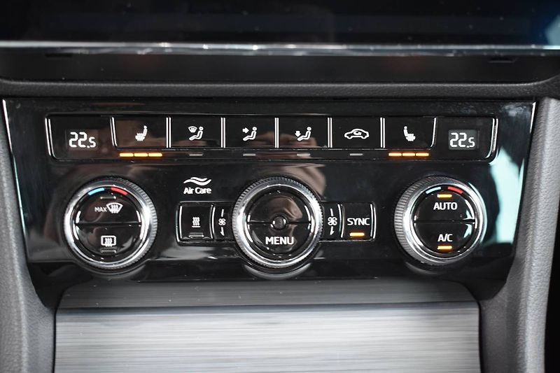 Škoda Superb (2023) 2.0TDI 110kW DSG tažné - fotka 17 z 23