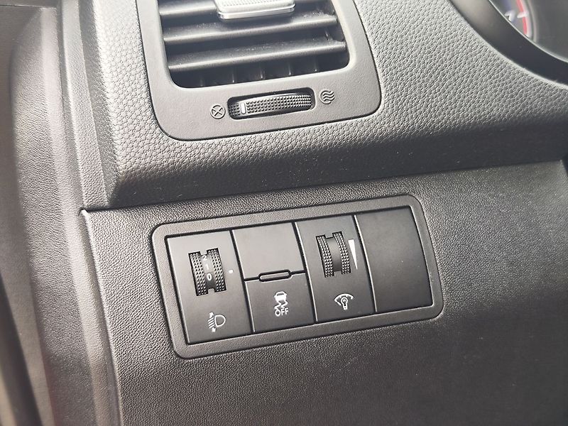Hyundai ix20 1.6 CVVT/92kW Trikolor - fotka 24 z 26