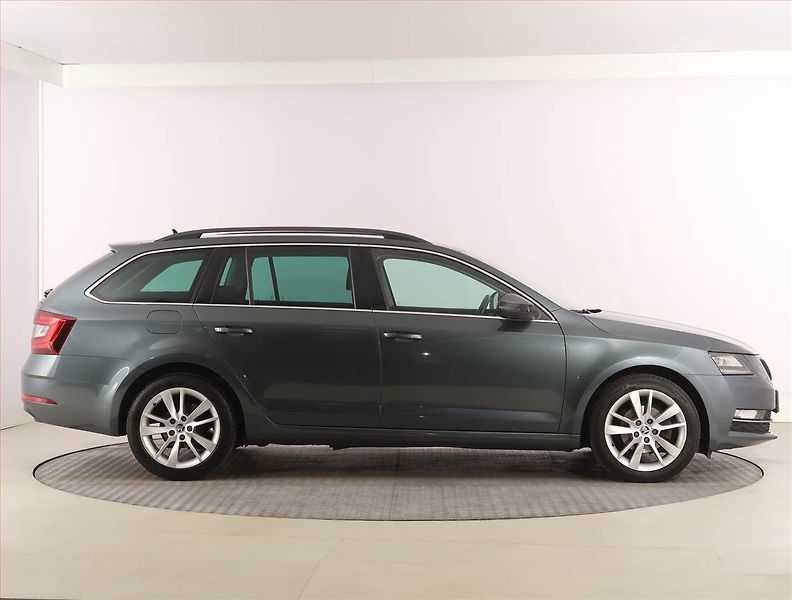 Škoda Octavia (2018) Style 1.6 TDI, Navi, Tempomat - fotka 6 z 24